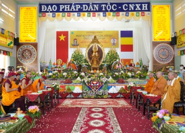 Tiền Giang: Phái đoàn Tăng thân dòng truyền thừa Drukpa đến thăm và có buổi cầu nguyện tại chùa Vĩnh Tràng