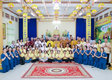 Tiền Giang: Đoàn từ thiện An Việt và CLB Hùng Long Tự cúng dường và khám bệnh cho chư hành giả tại Hạ trường chùa Phật Ân