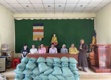 H.Chợ Gạo: Chùa Khánh Lâm hỗ trợ bà con nghèo nhân mùa Vu lan năm 2022