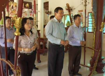 H.Tân Phú Đông: Lãnh đạo các ban ngành thăm tổ đình Linh Bửu nhân lễ Thượng Ngươn