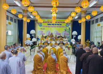 Tiền Giang: Trường Trung cấp Phật học tổ chức chào mừng ngày Nhà Giáo Việt Nam