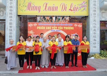 Tiền Giang: Phân ban Ni giới Phật giáo tỉnh tổ chức “Phiên chợ Tết yêu thương” vui đón Xuân Giáp Thìn