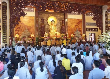 Tiền Giang: Ban Trị sự Phật giáo huyện Tân Phước tổ chức cúng dường trường hạ năm 2022
