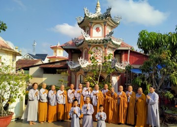 TX.Cai Lậy: Tổ đình Phật Bửu tổ chức Tảo Tháp và các công tác thiện nguyện trước thềm xuân Giáp Thìn