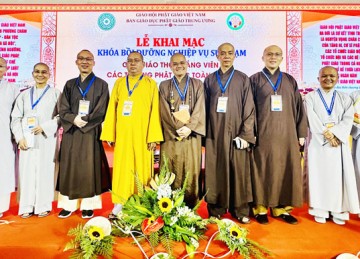 Đoàn Ban Giáo dục Phật giáo tỉnh Tiền Giang tham dự Khóa bồi dưỡng Nghiệp vụ Sư phạm toàn quốc tại Đà Nẵng