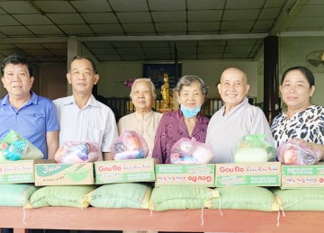 H.Châu Thành: Chùa Thiên Phước Ni tặng quà hỗ trợ người Khiếm thị, Khuyết tật và nhiễm chất độc Da cam