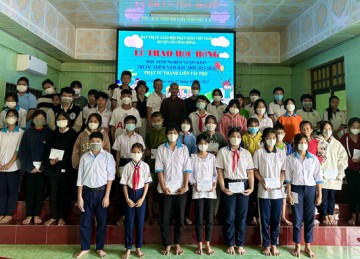 H.Gò Công Đông: Ban Trị sự Phật giáo huyện trao học bổng trước thềm năm học mới  