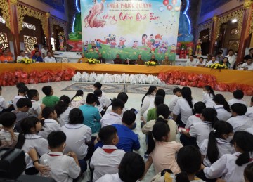 TX.Cai Lậy: Không khí sôi động chương trình “Trăng rằm quê em” tại chùa Phước Quang 