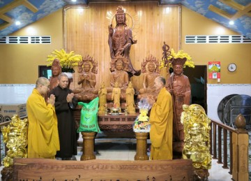 TX.Cai Lậy: Thường trực Ban Trị sự Phật giáo chúc Tết chư Tôn giáo phẩm chứng minh và 35 ngôi tự viện thị xã 
