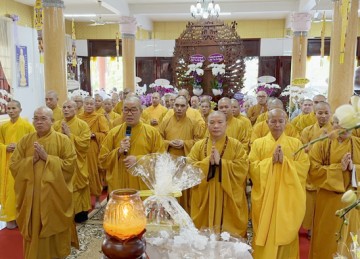Tiền Giang: Ban Trị sự Phật giáo tỉnh viếng Lễ tang thân mẫu của Ni trưởng Thích Nữ Như Nguyên