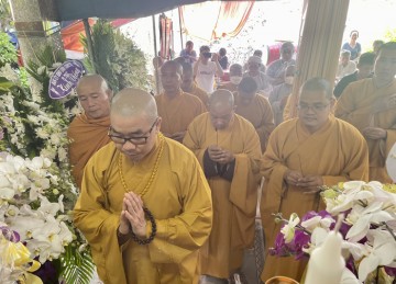 Tiền Giang: Ban Trị sự Phật giáo tỉnh viếng Lễ tang thân phụ của Sư cô Thích Nữ Hoa Như